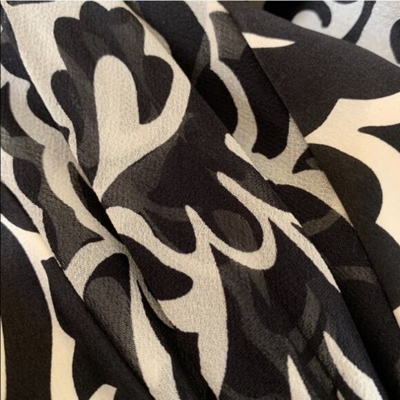 WHBM Halter Dress Black Cream Floral Sleeveless Silk Flowy Halter Dress Size 4 - Picture 11 of 15